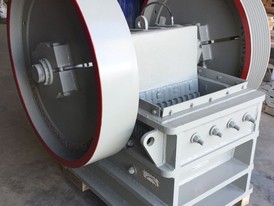 Clemro 9 in x 24 in Jaw Crusher