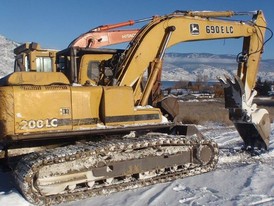 John Deere 200LC Hydraulic Excavator