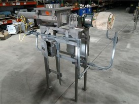 Metalfab 4 in. SS Screw Feeder