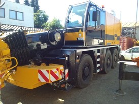 Liebhher LTC 1055 Mobile Crane