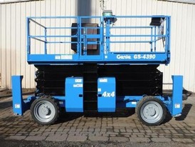 2016 Genie GS4390RT Scissor Lift