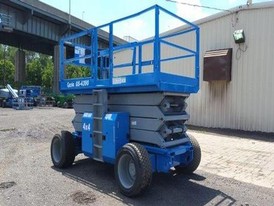 2006 Genie Scissor Lift