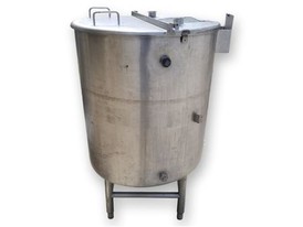 Tanque Sanitario de Acero Inoxidable de 115 Gal Tanque Sanitario de Acero Inoxidable de 115 Gal