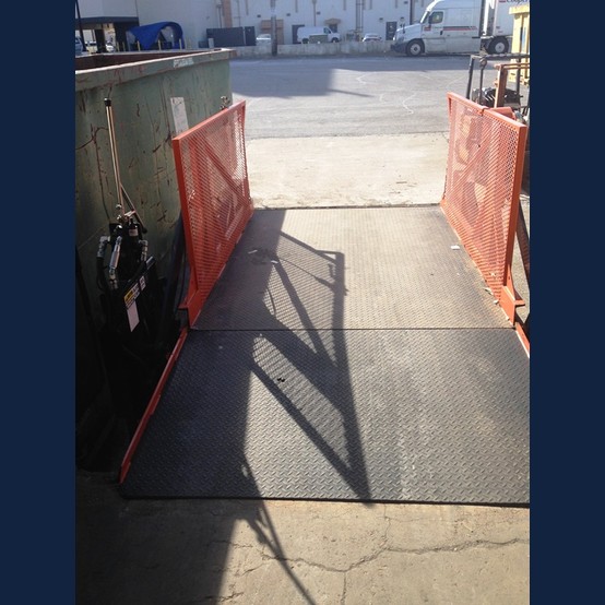 Savona Equipment Supplies SpeedLift Loading Dock Lift
