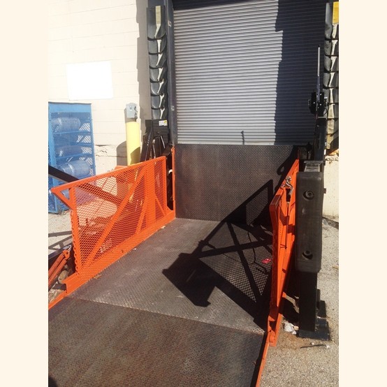 Savona Equipment Supplies SpeedLift Loading Dock Lift