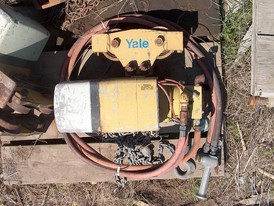 Yale 1 Ton Air Power Hoists