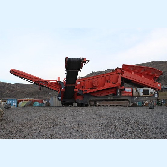 Sandvik QE340 Track Mounted Screen