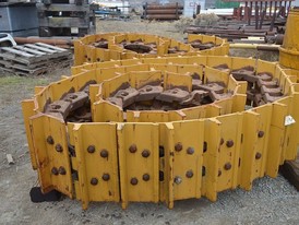 Komatsu D375 Rails + Pad Tracks