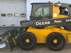 John Deere 332E Skid Steer