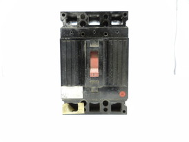 Interruptor General Electric de 3 polos 20 amp