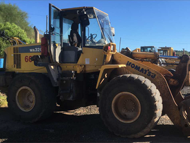 Komatsu WA-320-6 Wheel Loader