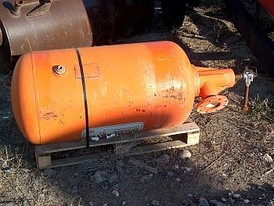 Used Bin and hopper Air cannon. 24 in. dia. x 48 in.