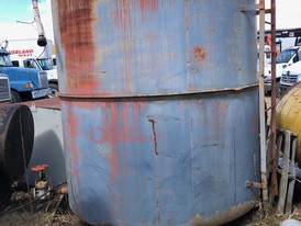 3,000 Gallon Steel Vertical Tank