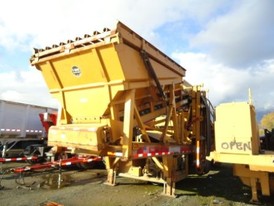 Used CEC 2 Deck Screen. 5 ft. x 12 ft. Deutz Air Cooled Engine.