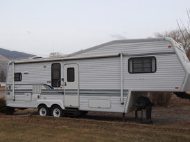 Jayco 5th Wheel Travel Trailer.