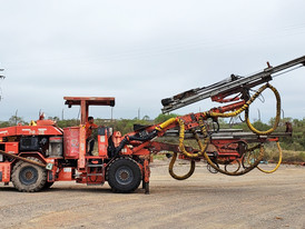 Perforadora Jumbo Sandvik DD320 de 2 brazos