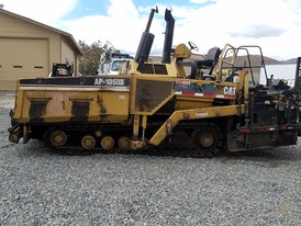 CAT AP-1050B Asphalt Paver