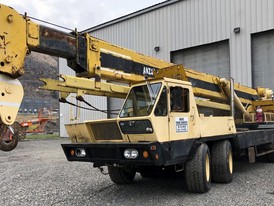 P&H 30 Ton Truck Crane