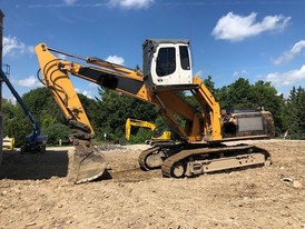 Liebherr 944 Excavator