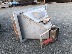 Hopper with Vibco Vibrator Discharge Gate