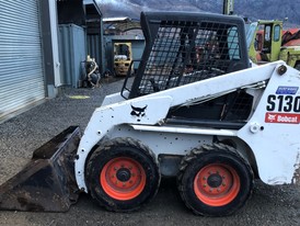 Minicargador Bobcat S130