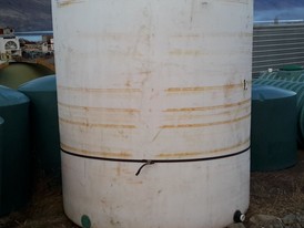 Vertical 6000 Gallon Polyethylene Tank