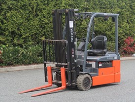 3,500 lbs. Forklift