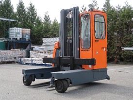 6,600 lbs. Forklift