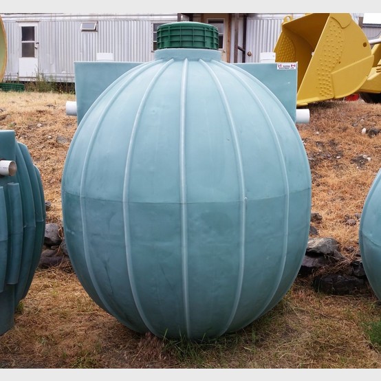 Polyethylene septic tank