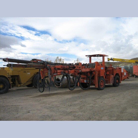Tamrock Minimatic HS 205 2 Boom Jumbo Drill