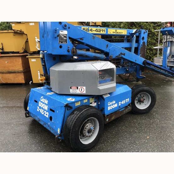 Genie Z4522 Boom Lift